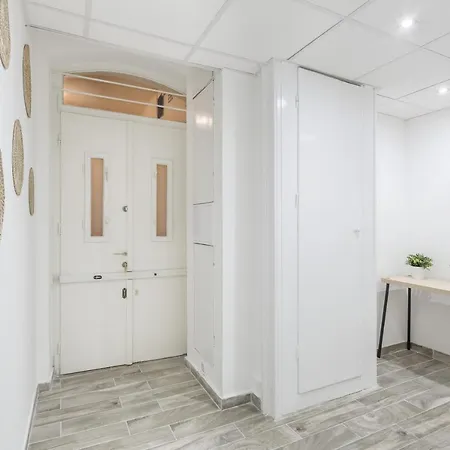 Super Super Small Budapešť