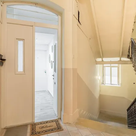 Super Super Small Budapeszt