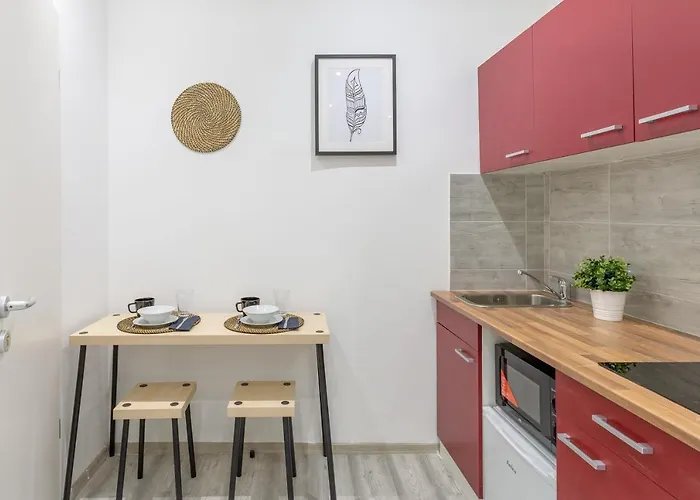 Super Super Small Apartament *