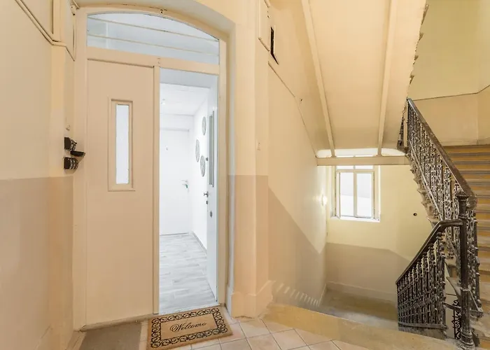 Super Super Small 布达佩斯