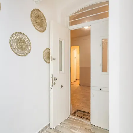 Super Super Small Budapest